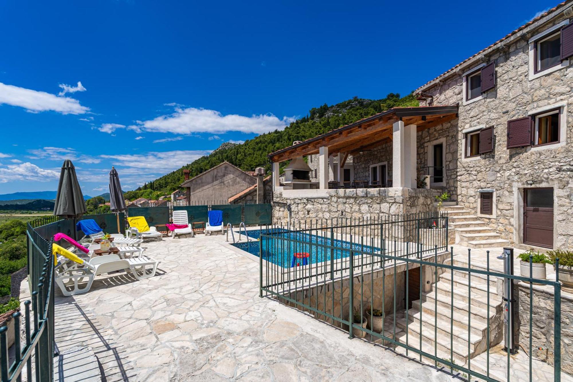 סלאנו Private Pool Villa - Meditteranean Peace מראה חיצוני תמונה