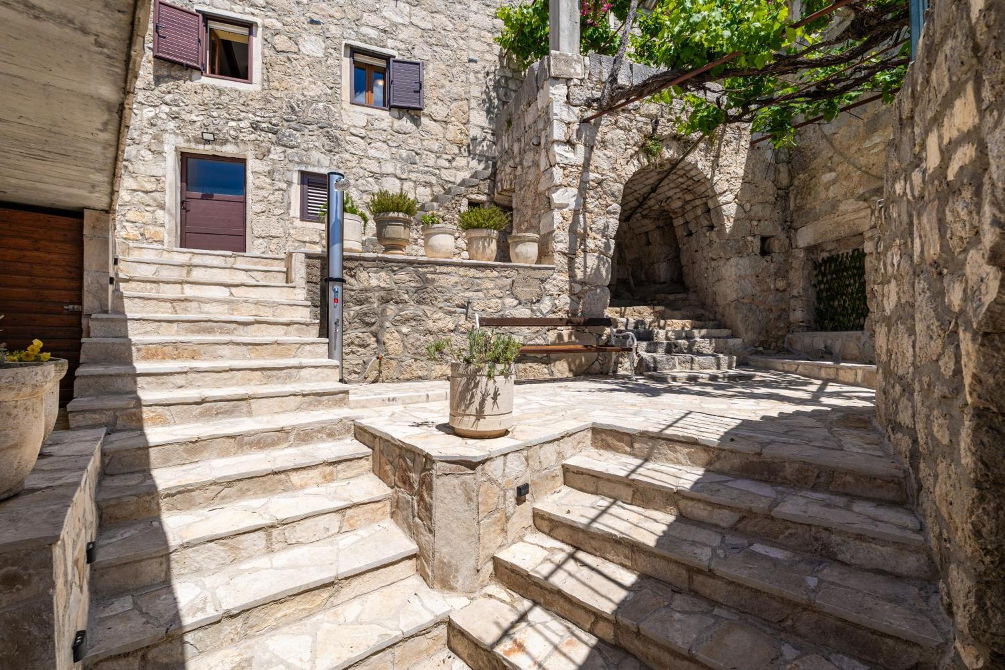 סלאנו Private Pool Villa - Meditteranean Peace מראה חיצוני תמונה
