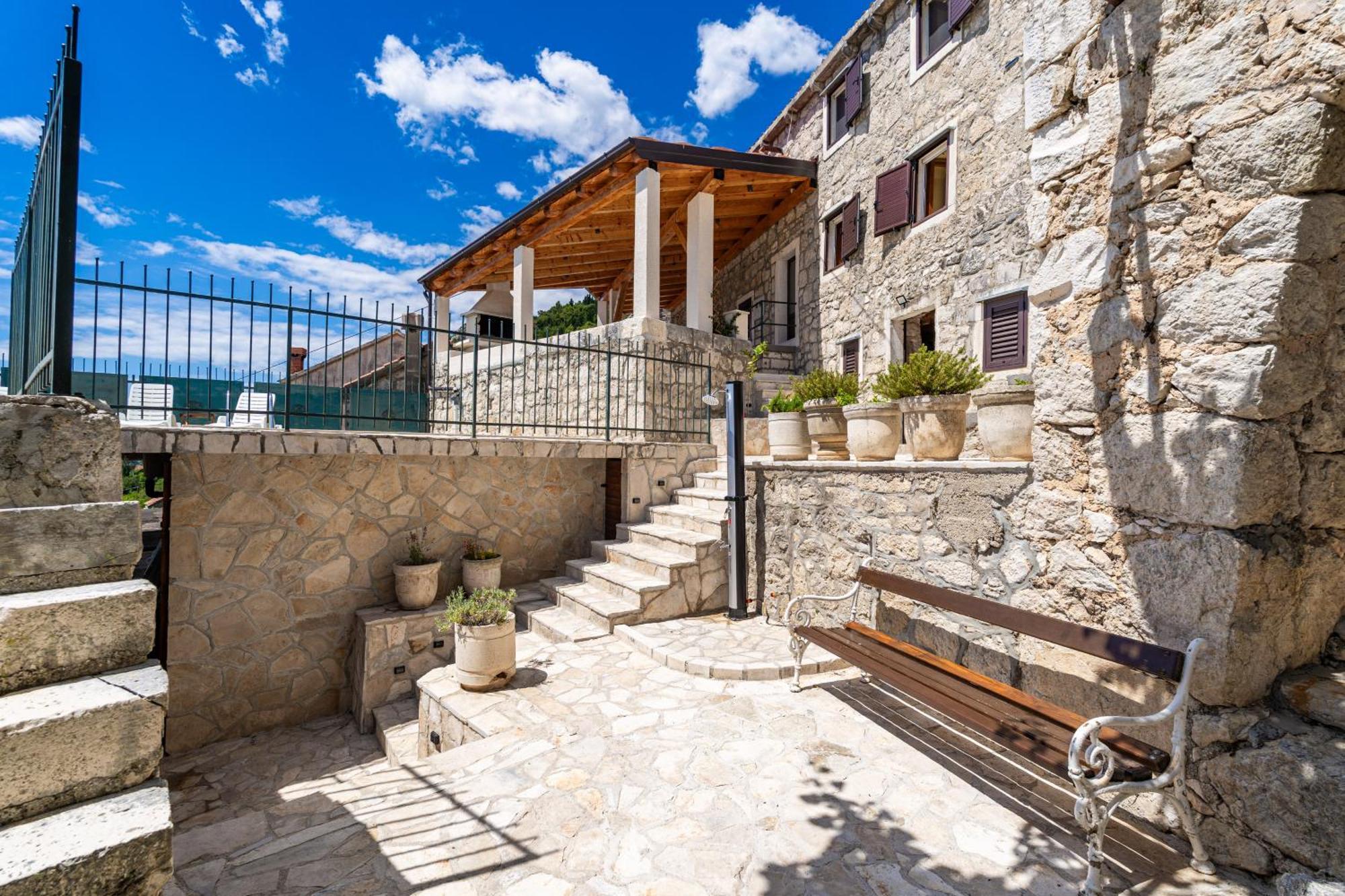 סלאנו Private Pool Villa - Meditteranean Peace מראה חיצוני תמונה