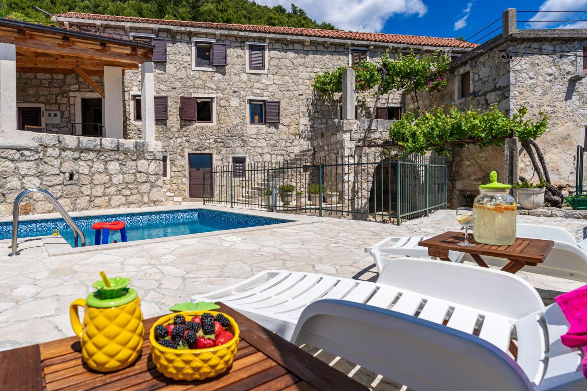 סלאנו Private Pool Villa - Meditteranean Peace מראה חיצוני תמונה
