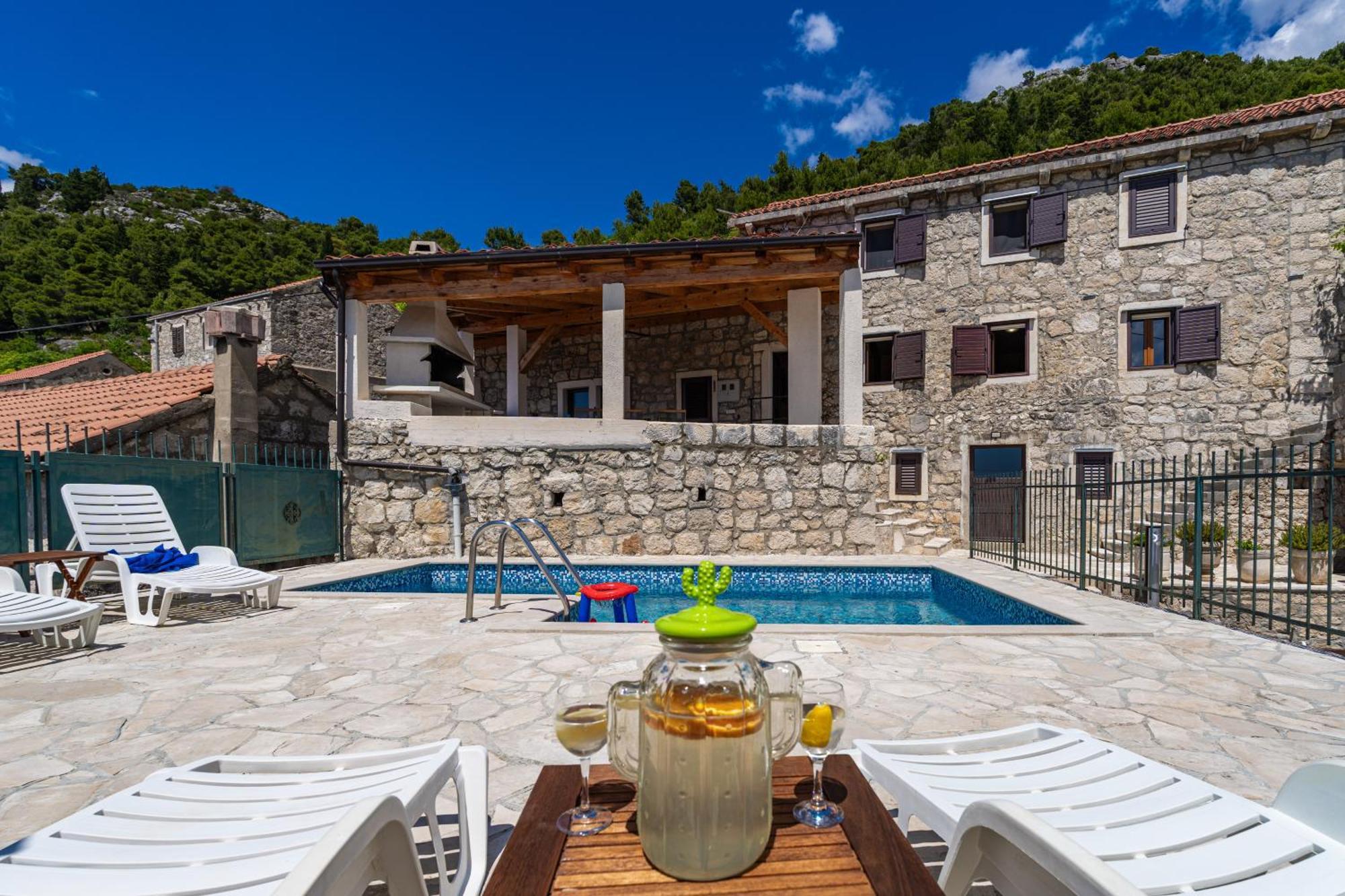 סלאנו Private Pool Villa - Meditteranean Peace מראה חיצוני תמונה